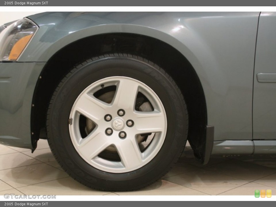 2005 Dodge Magnum SXT Wheel and Tire Photo #78681826
