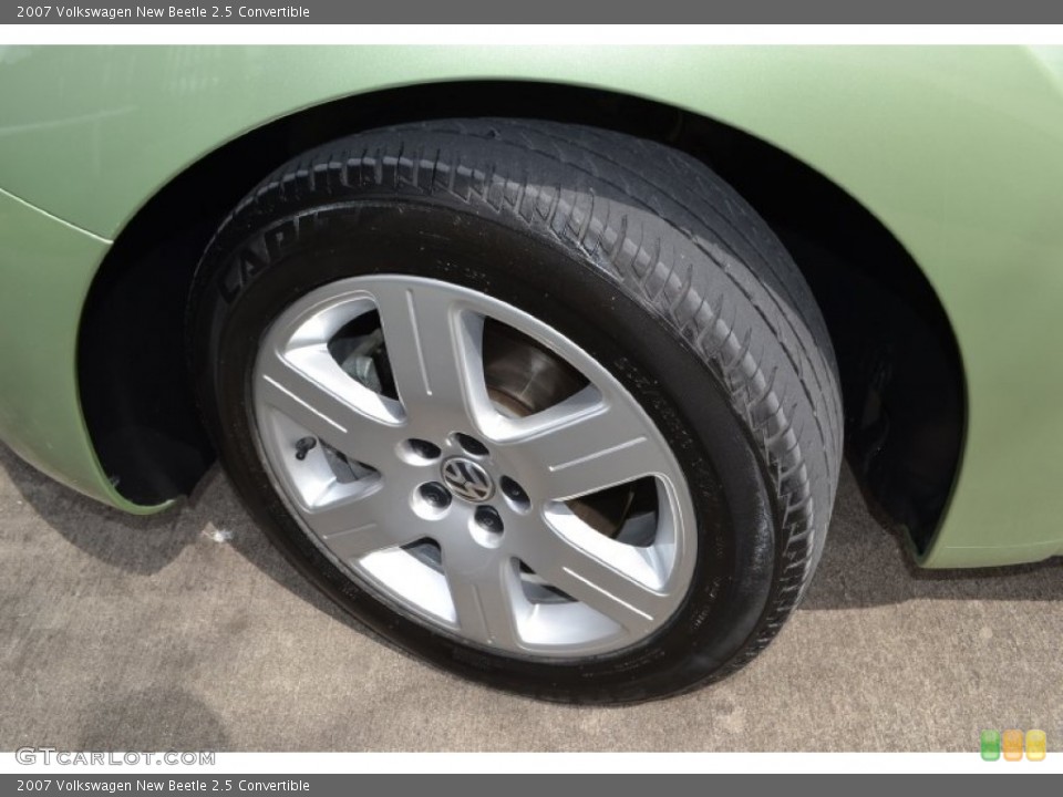 2007 Volkswagen New Beetle 2.5 Convertible Wheel and Tire Photo #78690153