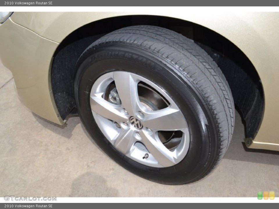 2010 Volkswagen Routan SE Wheel and Tire Photo #78691252