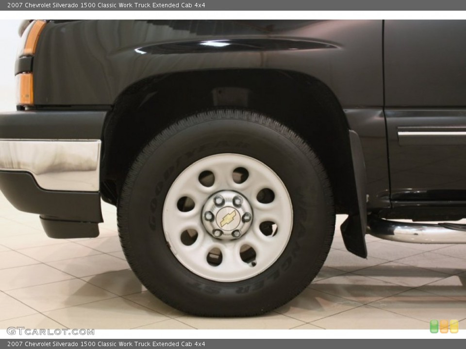 2007 Chevrolet Silverado 1500 Classic Work Truck Extended Cab 4x4 Wheel and Tire Photo #78692392