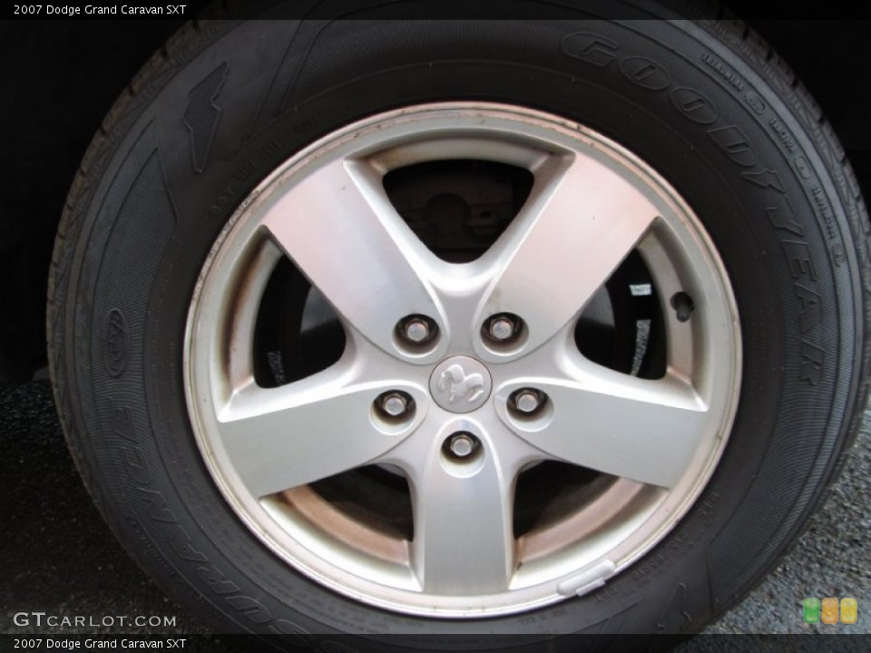 2007 Dodge Grand Caravan SXT Wheel and Tire Photo #78706819