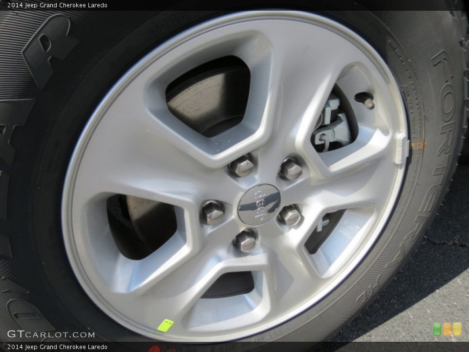 2014 Jeep Grand Cherokee Laredo Wheel and Tire Photo #78858820
