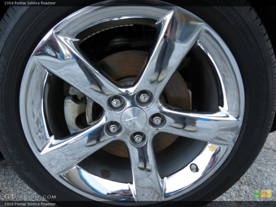 2009 Pontiac Solstice Roadster Wheel and Tire Photo #79083481