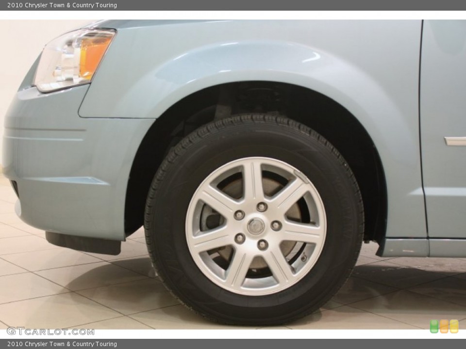 2010 Chrysler Town & Country Touring Wheel and Tire Photo #79122769