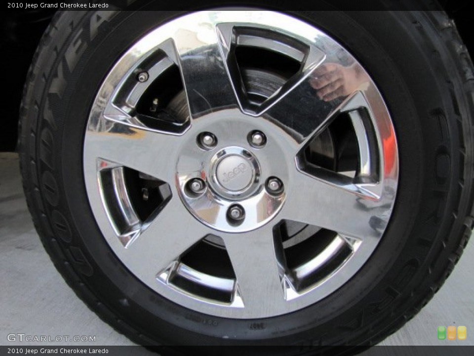 2010 Jeep Grand Cherokee Laredo Wheel and Tire Photo #79547690