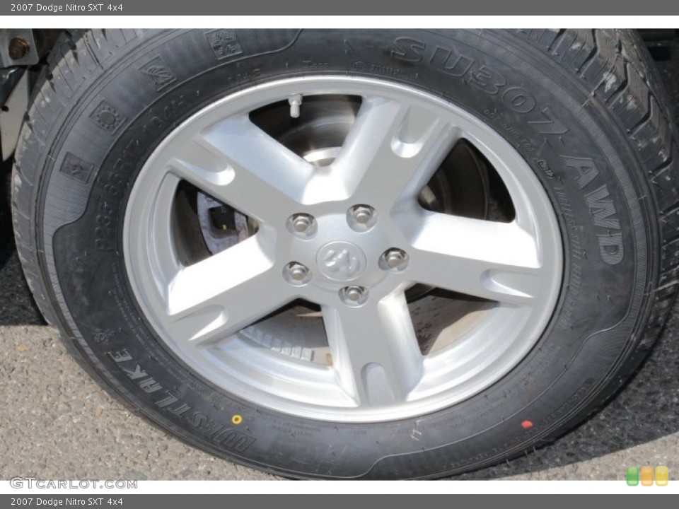 2007 Dodge Nitro SXT 4x4 Wheel and Tire Photo #79597475