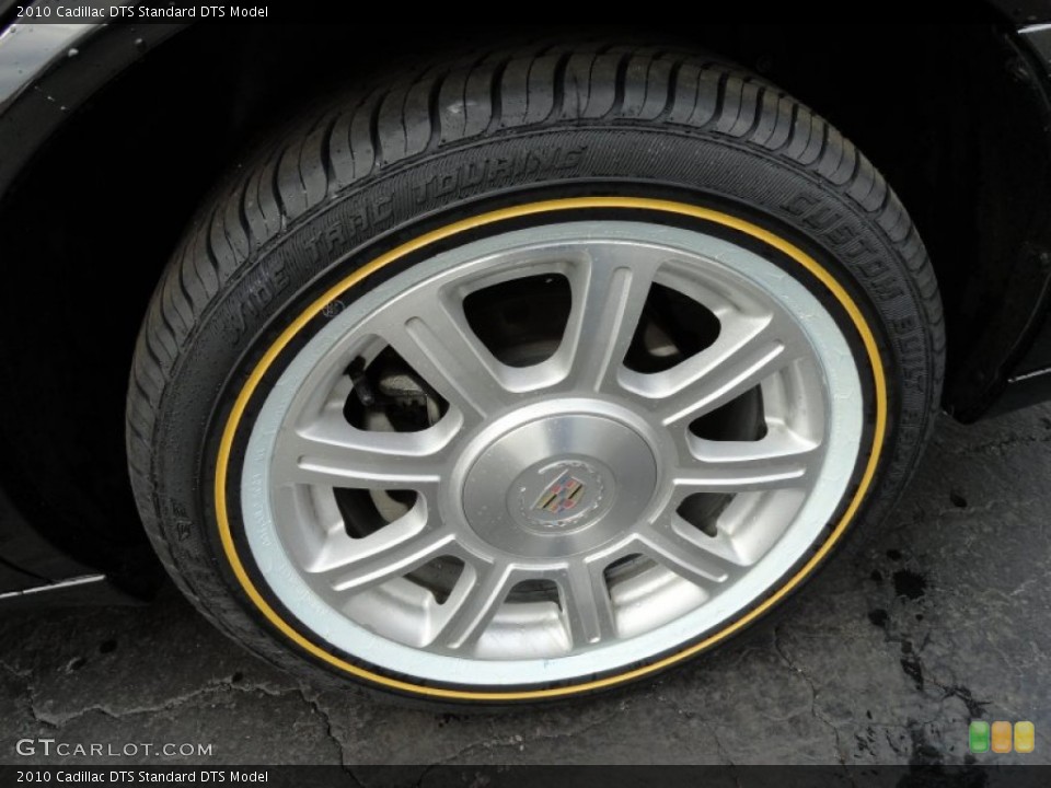2010 Cadillac DTS  Wheel and Tire Photo #79617179