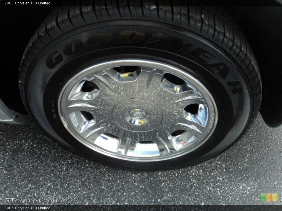 2005 Chrysler 300 Limited Wheel and Tire Photo #79724241