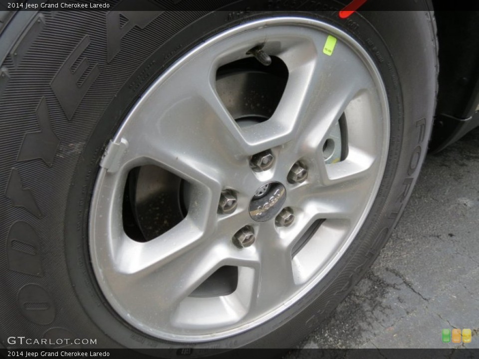 2014 Jeep Grand Cherokee Laredo Wheel and Tire Photo #79781209