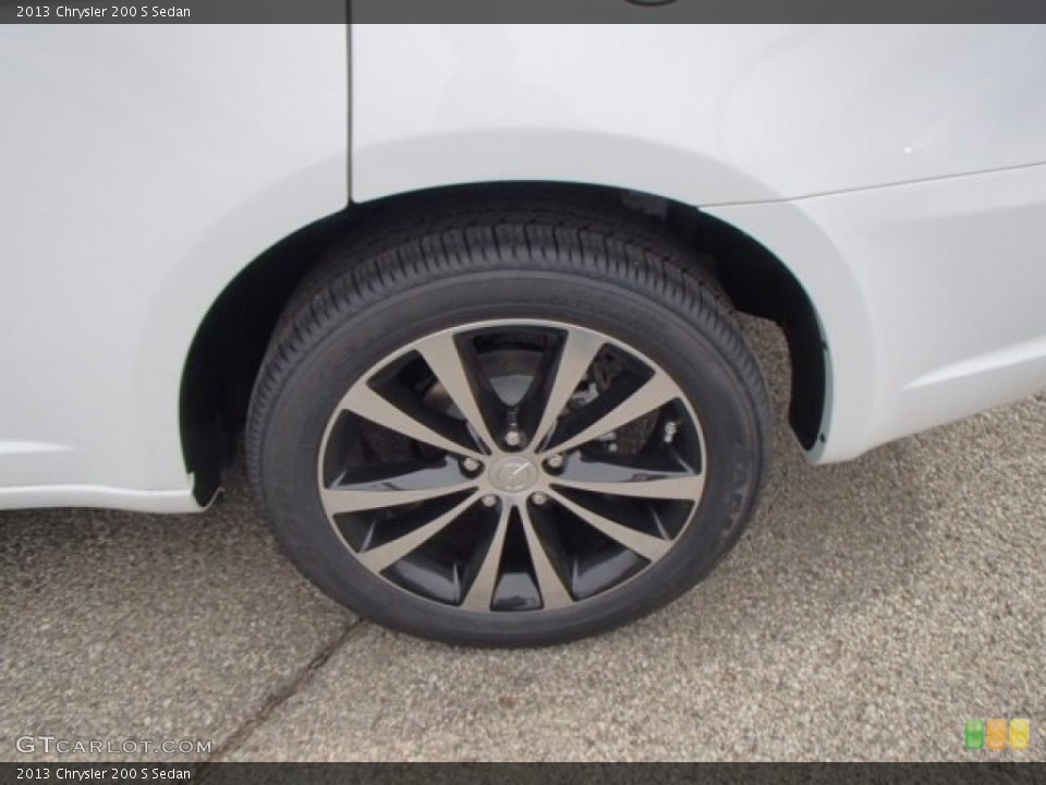 2013 Chrysler 200 S Sedan Wheel and Tire Photo #79851107