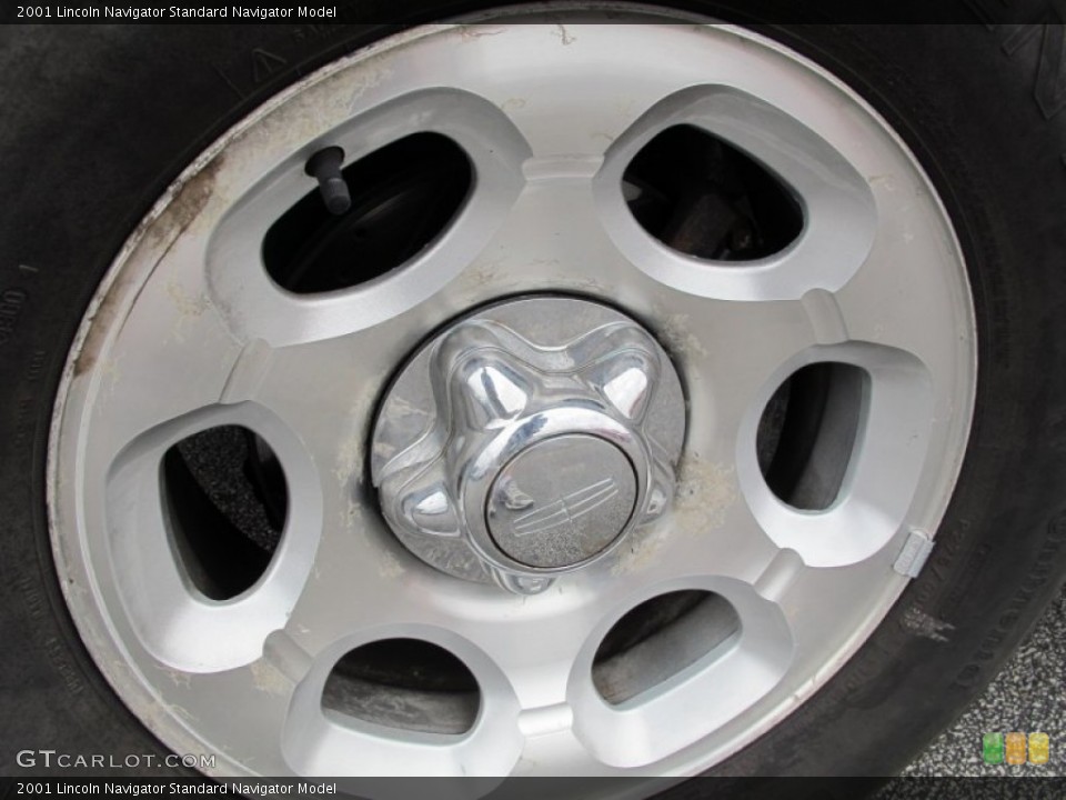 2001 Lincoln Navigator  Wheel and Tire Photo #79930960