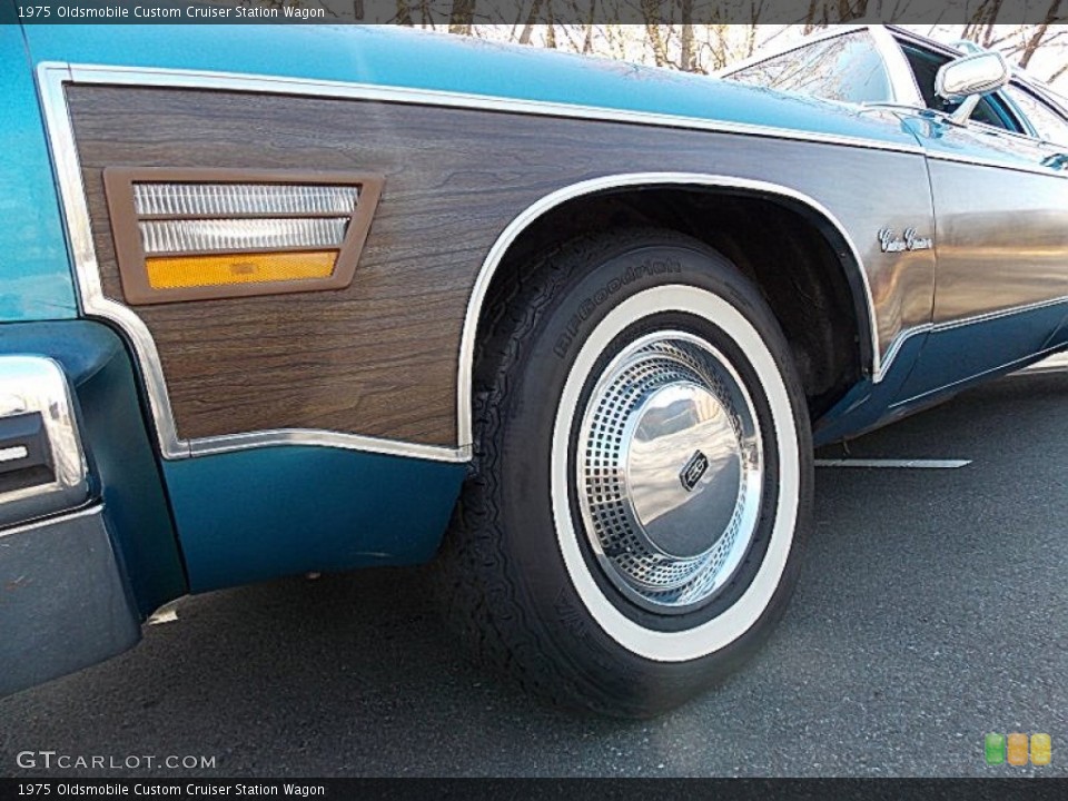 1975 Oldsmobile Custom Cruiser Station Wagon Wheel and Tire Photo #80309379