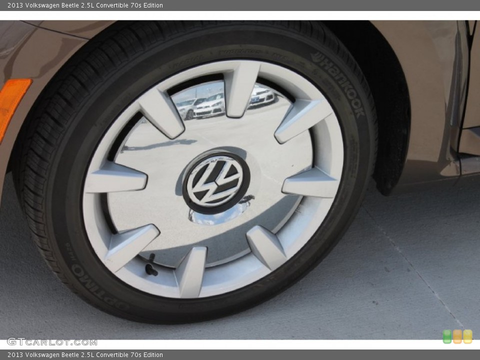 2013 Volkswagen Beetle 2.5L Convertible 70s Edition Wheel and Tire Photo #80387765