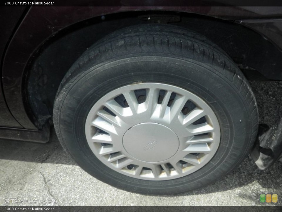 2000 Chevrolet Malibu Sedan Wheel and Tire Photo #80554972