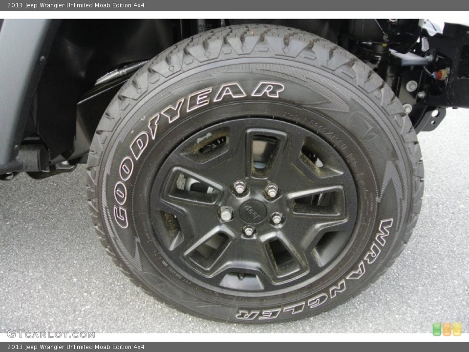 2013 Jeep Wrangler Unlimited Wheels and Tires