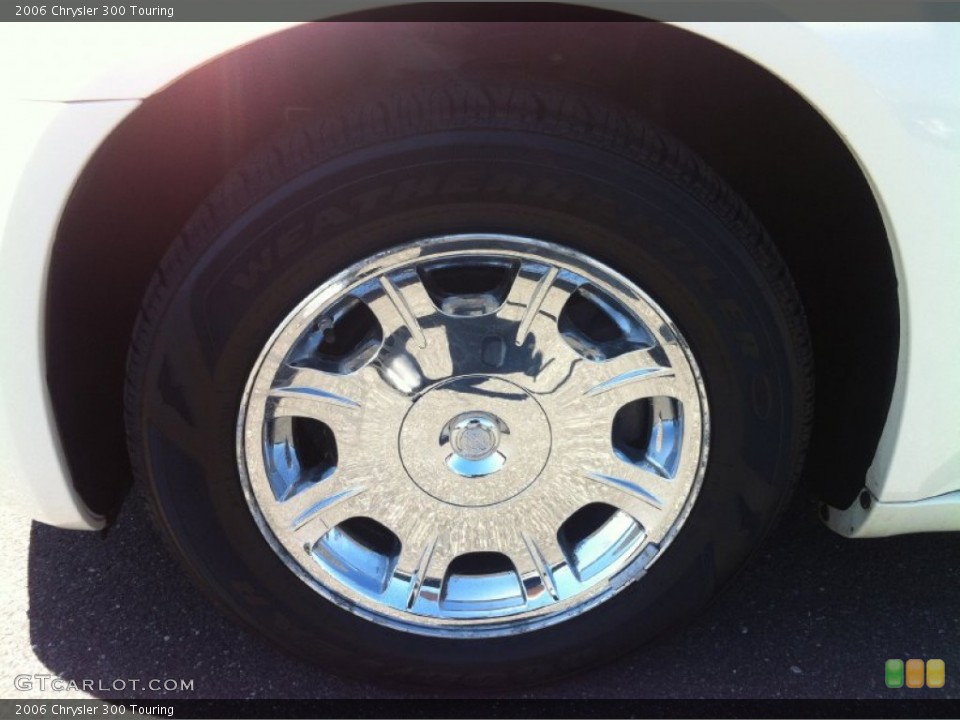 2006 Chrysler 300 Touring Wheel and Tire Photo #80651555