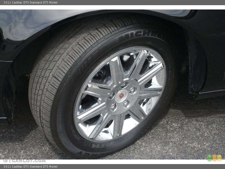 2011 Cadillac DTS  Wheel and Tire Photo #80658615
