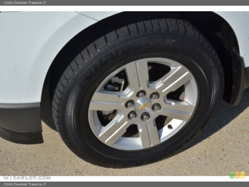 2009 Chevrolet Traverse LT Wheel and Tire Photo #80665058
