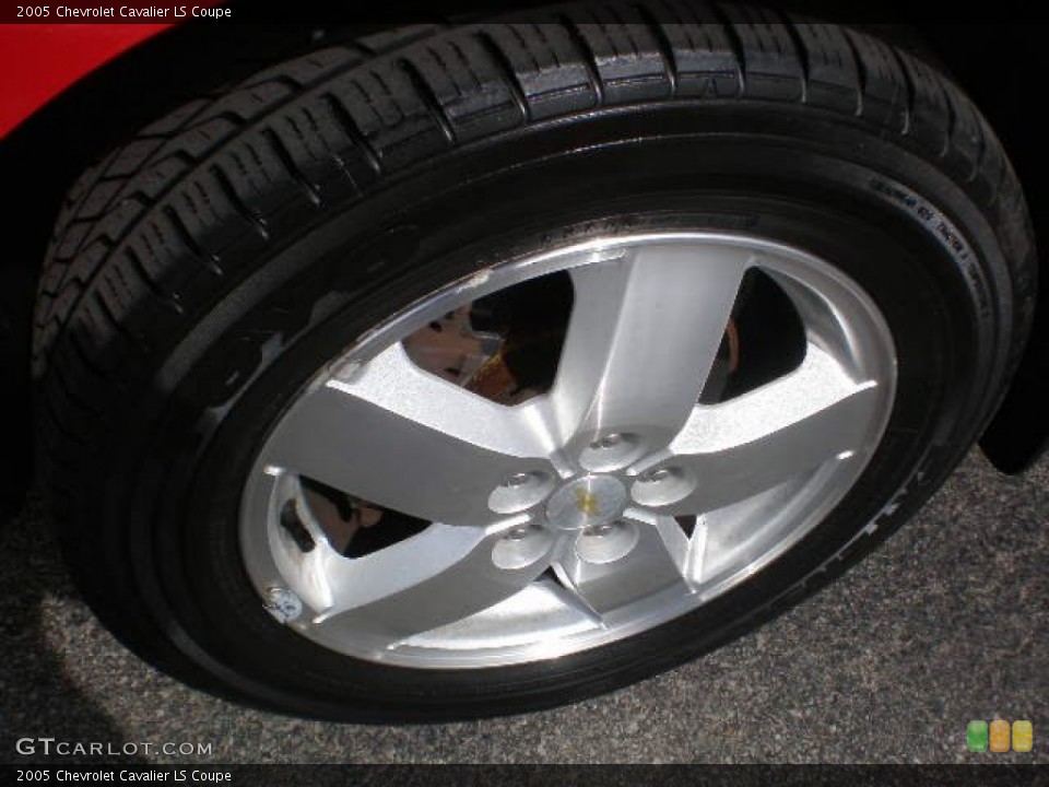 2005 Chevrolet Cavalier LS Coupe Wheel and Tire Photo #80697914