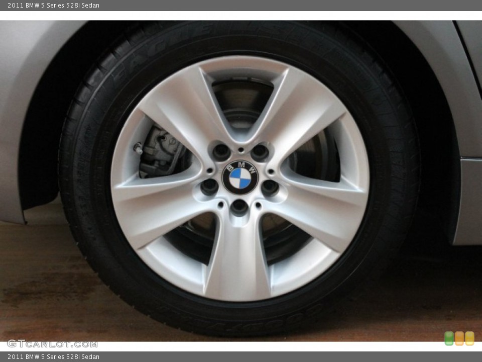 2011 BMW 5 Series 528i Sedan Wheel and Tire Photo #80771963