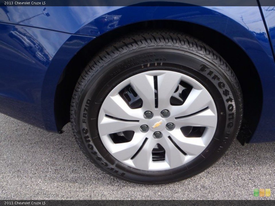 2013 Chevrolet Cruze LS Wheel and Tire Photo #80844063
