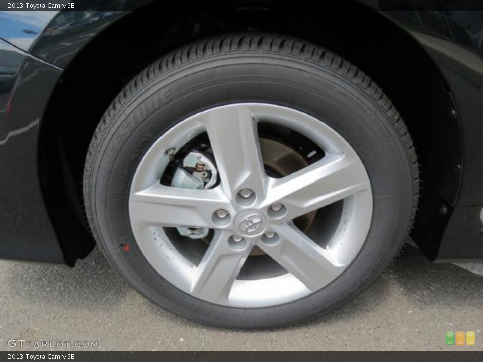 2013 Toyota Camry SE Wheel and Tire Photo #80882389