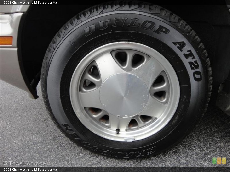 2001 Chevrolet Astro LS Passenger Van Wheel and Tire Photo #80980949