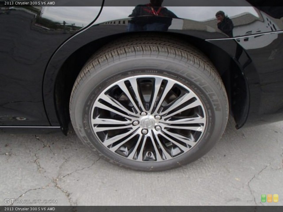 2013 Chrysler 300 S V6 AWD Wheel and Tire Photo #81041572
