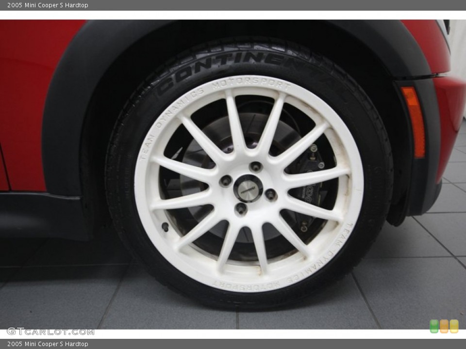 2005 Mini Cooper S Hardtop Wheel and Tire Photo #81123983