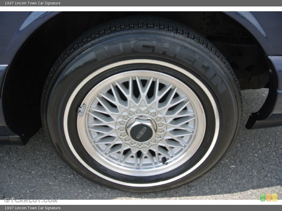 1997 Lincoln Town Car Signature Wheel and Tire Photo #81134561