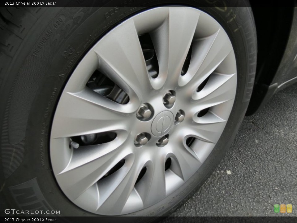 2013 Chrysler 200 Wheels and Tires