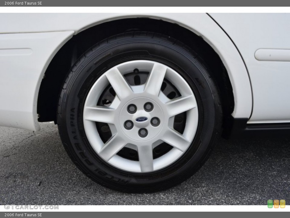 2006 Ford Taurus SE Wheel and Tire Photo #81169647