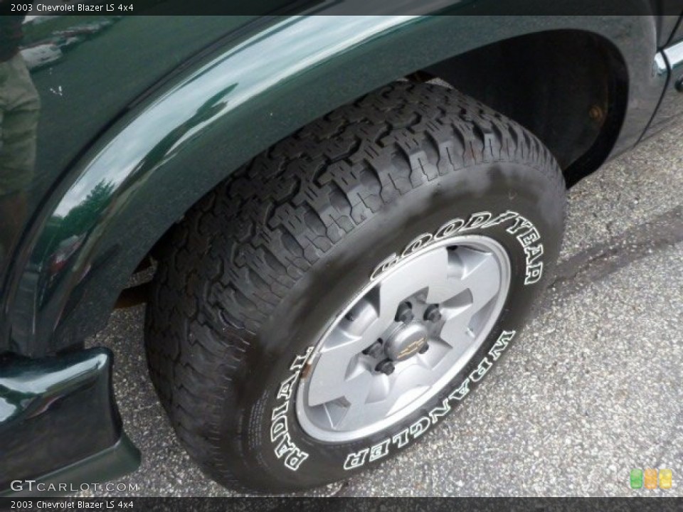 2003 Chevrolet Blazer LS 4x4 Wheel and Tire Photo #81178509