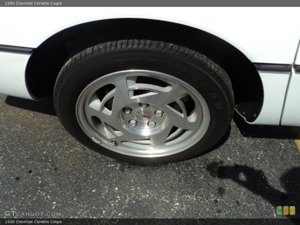 1990 Chevrolet Corvette Coupe Wheel and Tire Photo #81317581