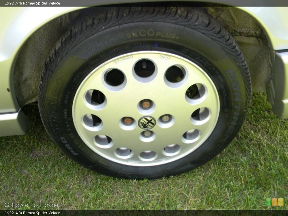 1992 Alfa Romeo Spider Veloce Wheel and Tire Photo #81344636