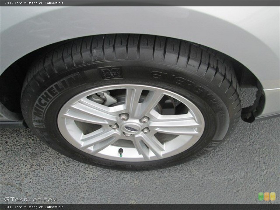 2012 Ford Mustang V6 Convertible Wheel and Tire Photo #81360217