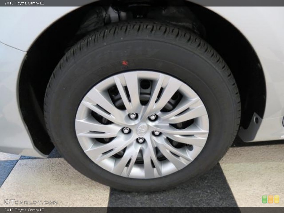 2013 Toyota Camry LE Wheel and Tire Photo #81390711