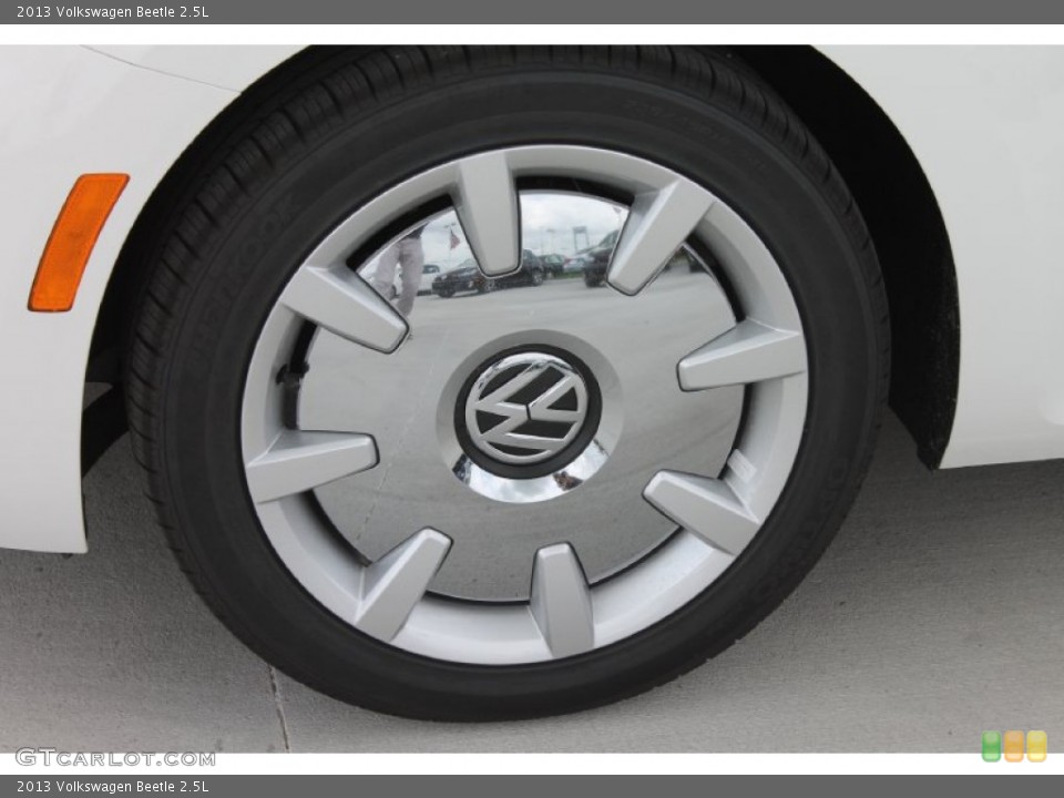 2013 Volkswagen Beetle 2.5L Wheel and Tire Photo #81417484