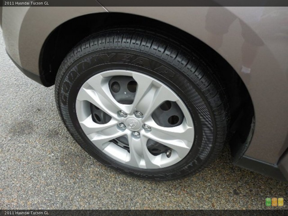 2011 Hyundai Tucson GL Wheel and Tire Photo #81559183