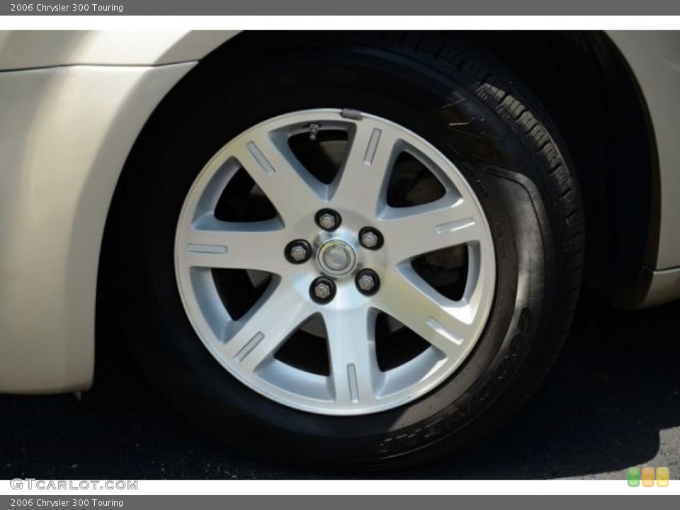 2006 Chrysler 300 Touring Wheel and Tire Photo #81574246