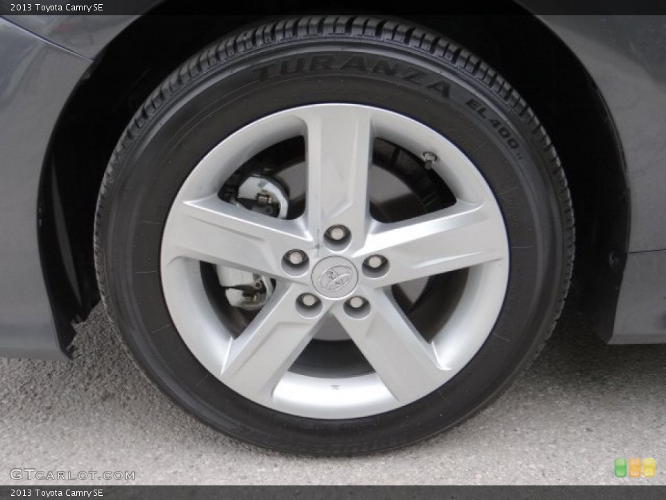 2013 Toyota Camry SE Wheel and Tire Photo #81575853