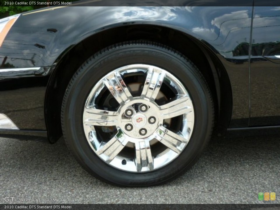 2010 Cadillac DTS  Wheel and Tire Photo #81660738