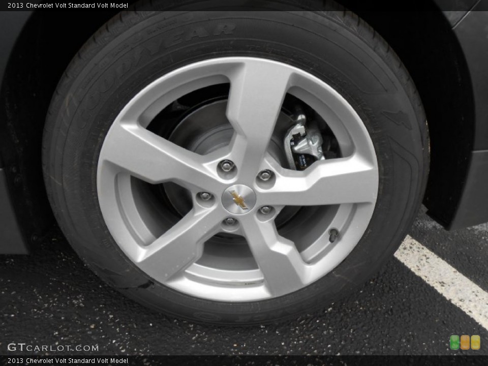 2013 Chevrolet Volt  Wheel and Tire Photo #81772680