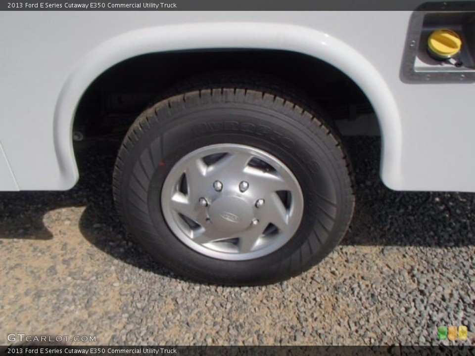 2013 Ford E Series Cutaway Wheels and Tires