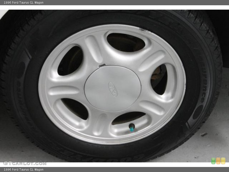 1996 Ford Taurus GL Wagon Wheel and Tire Photo #81843378