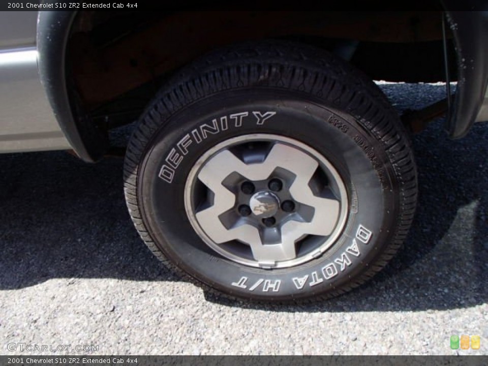 2001 Chevrolet S10 ZR2 Extended Cab 4x4 Wheel and Tire Photo #81845362