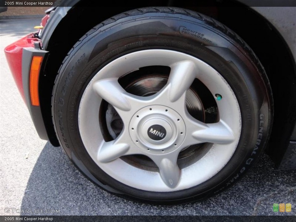 2005 Mini Cooper Hardtop Wheel and Tire Photo #81893332