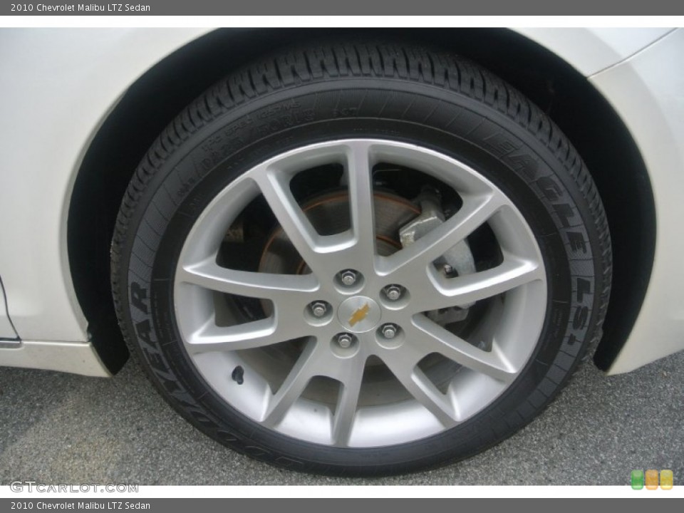 2010 Chevrolet Malibu LTZ Sedan Wheel and Tire Photo #81893814