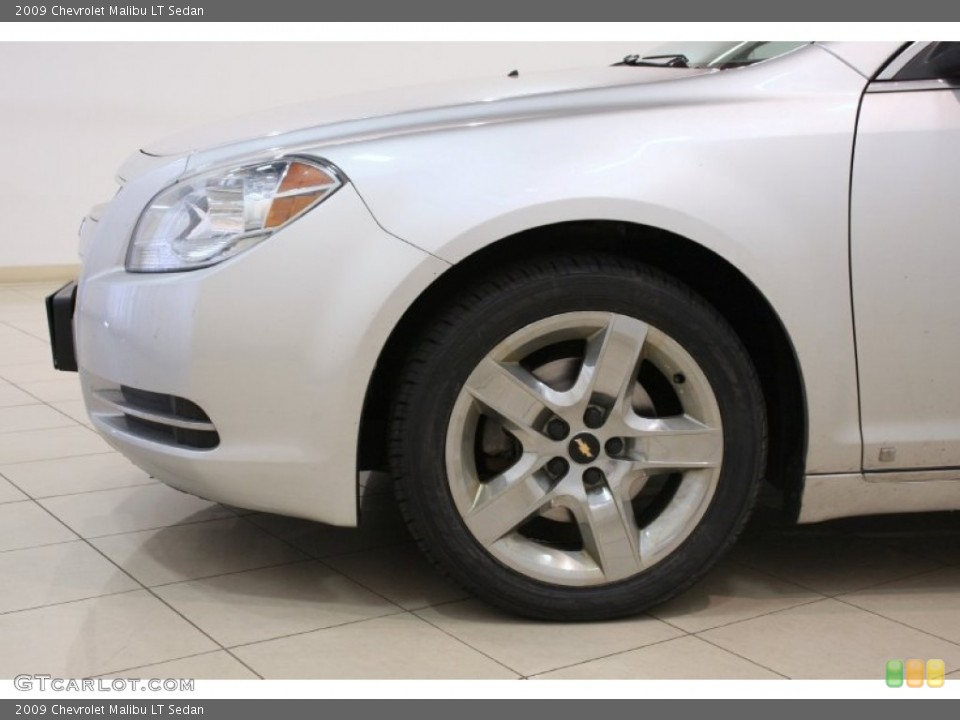 2009 Chevrolet Malibu LT Sedan Wheel and Tire Photo #81920096
