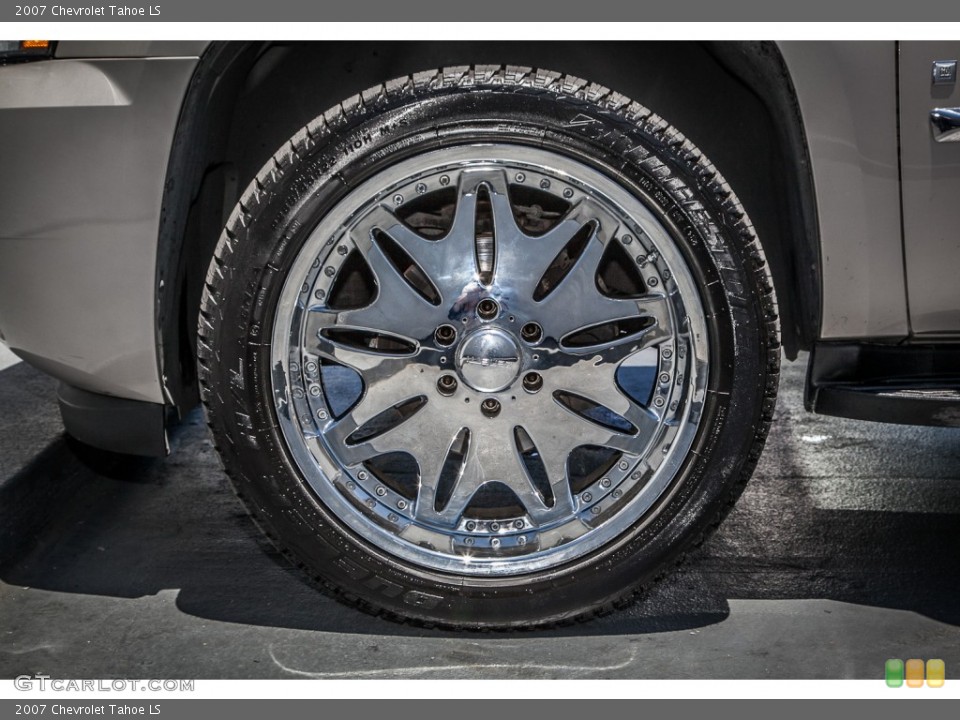 2007 Chevrolet Tahoe Custom Wheel and Tire Photo #81937385